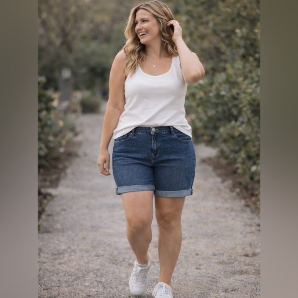 #210 Woman’s adjustable length shorts
